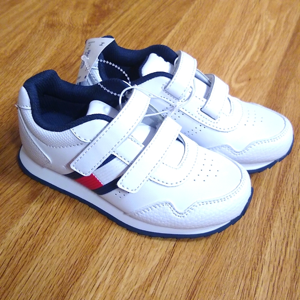 NWT Tommy Hilfiger Sneakers 10